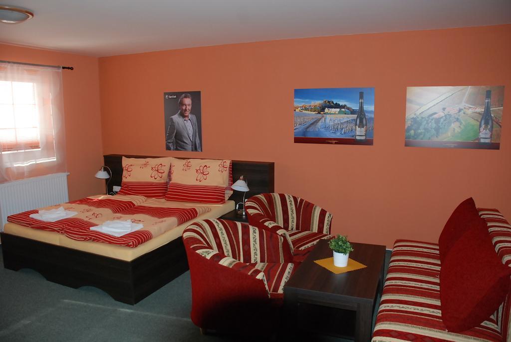 Vinarstvi U Kaplicky Hotel Zaječí Cameră foto