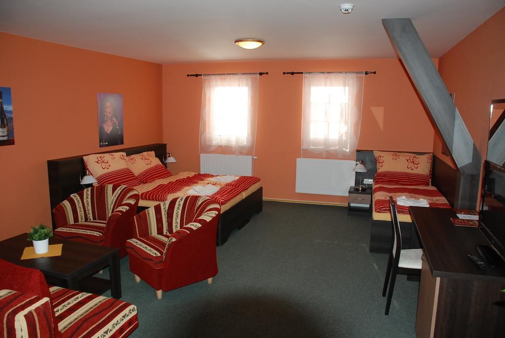 Vinarstvi U Kaplicky Hotel Zaječí Cameră foto