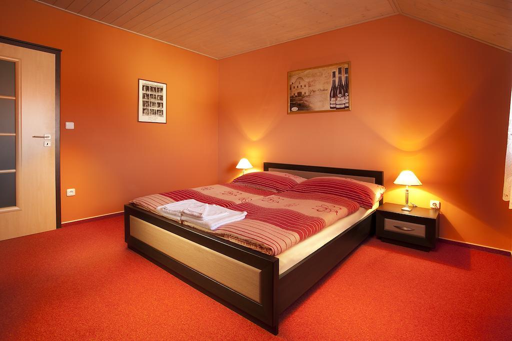 Vinarstvi U Kaplicky Hotel Zaječí Cameră foto